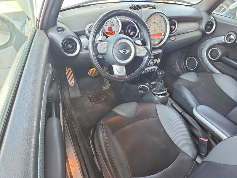 2010 MINI COOPER S — Фото 8 из 12