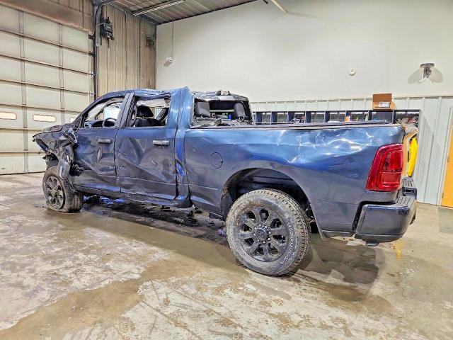 2025 RAM 2500 BIG HORN — Фото 2 из 12