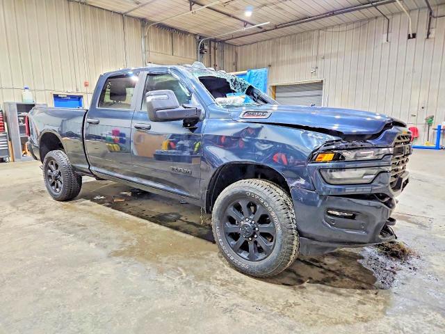 2025 RAM 2500 BIG HORN — Фото 4 из 12