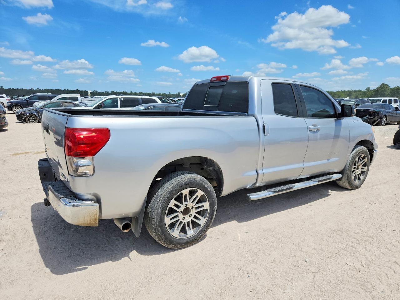 2013 TOYOTA TUNDRA DOUBLE CAB SR5 — Фото 3 из 12