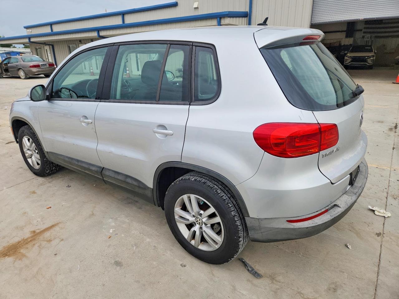 WVGBV7AX1DW520625 2013 VOLKSWAGEN TIGUAN photo no. 2