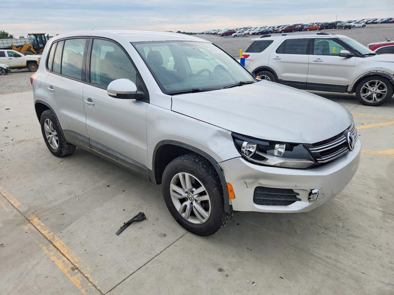 WVGBV7AX1DW520625 2013 VOLKSWAGEN TIGUAN photo no. 4