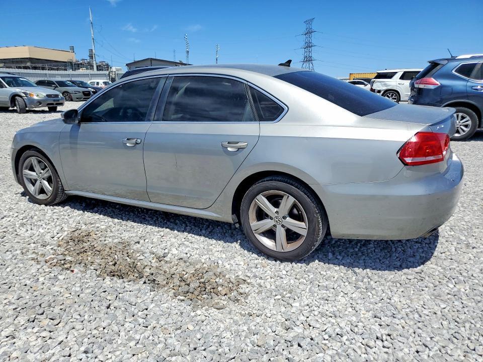 2013 VOLKSWAGEN PASSAT SE — Фото 2 из 12