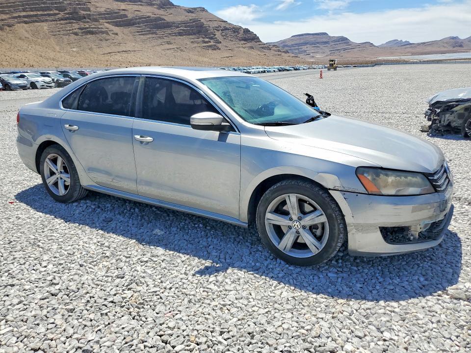 2013 VOLKSWAGEN PASSAT SE — Фото 4 из 12