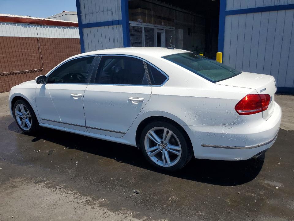 2013 VOLKSWAGEN PASSAT SEL — Фото 2 из 12