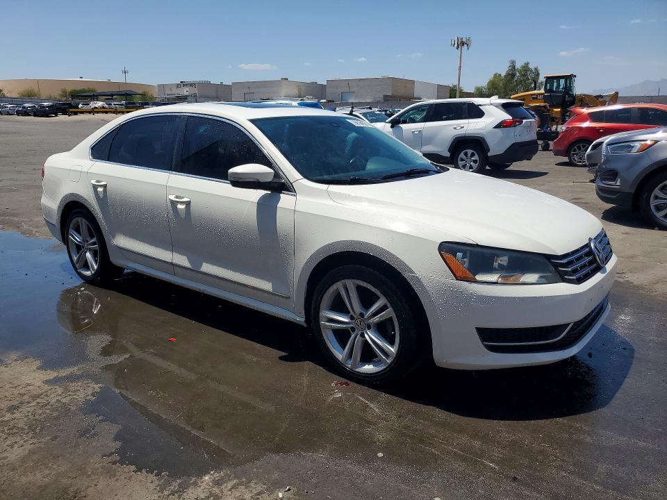 2013 VOLKSWAGEN PASSAT SEL — Фото 4 из 12