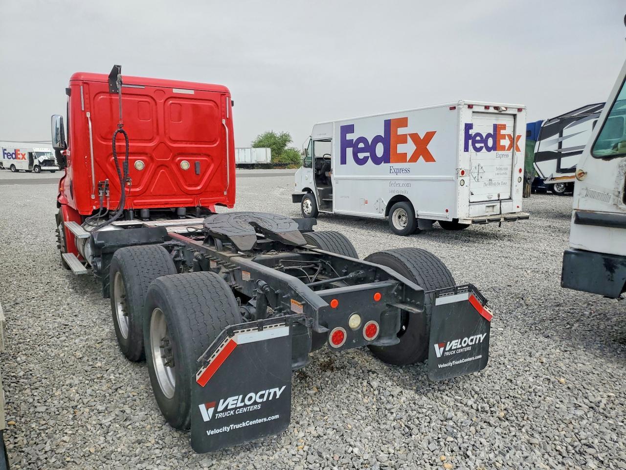 2019 FREIGHTLINER CASCADIA 113 — Фото 2 из 13