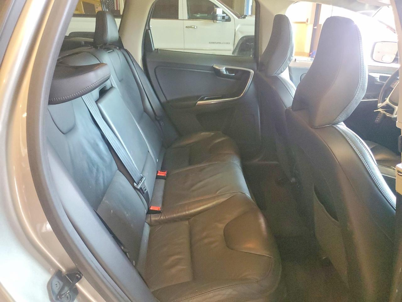 2013 VOLVO XC60 T6 — Фото 11 из 13
