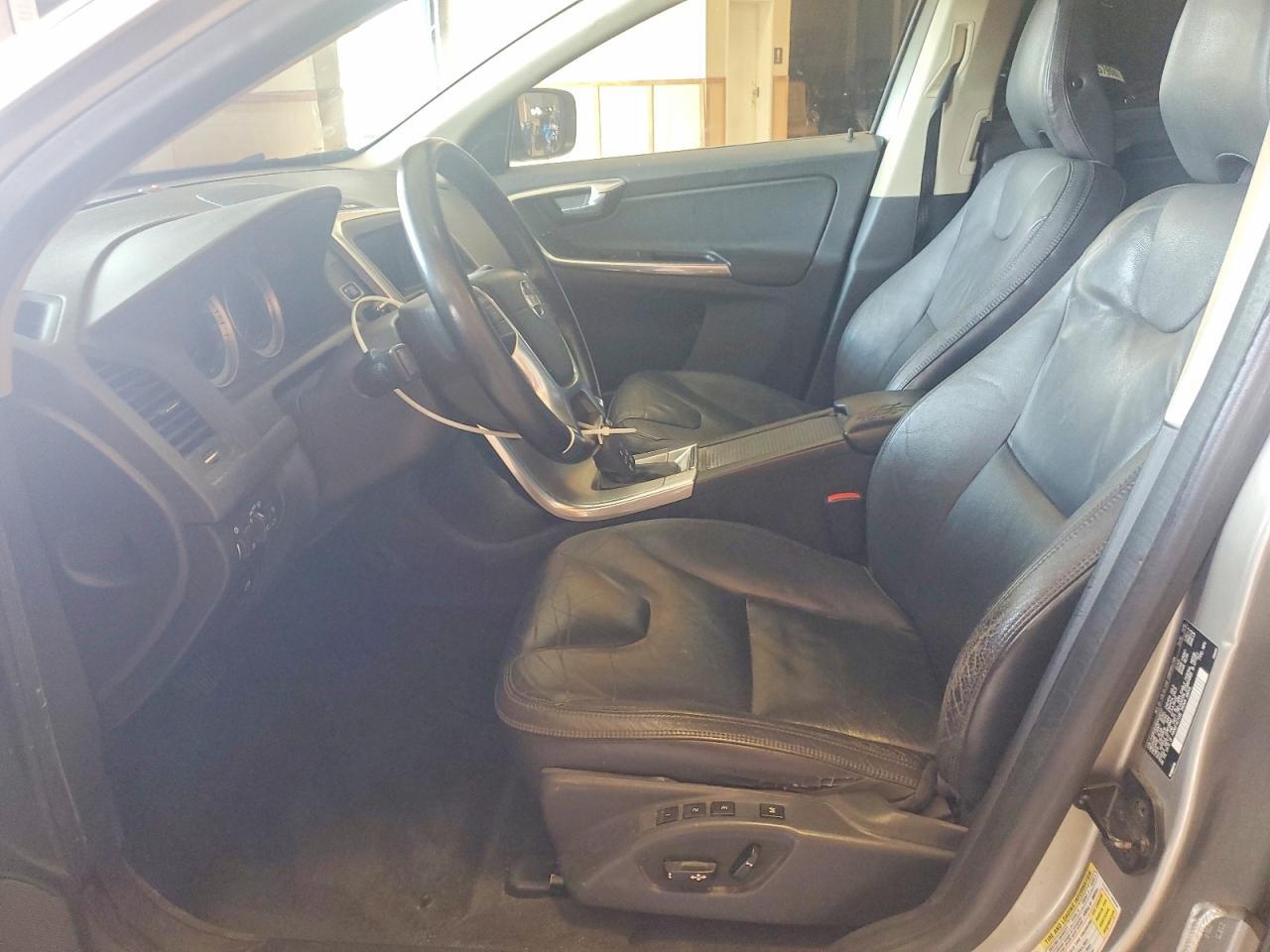 2013 VOLVO XC60 T6 — Фото 7 из 13