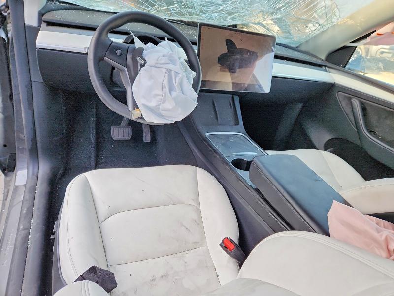 2025 TESLA MODEL Y — Фото 8 из 14