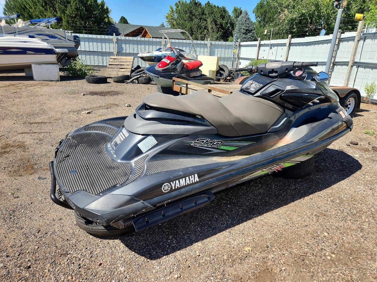 USYAMA4089E313 2013 YAMAHA WAVE RUNNER FZR photo no. 4