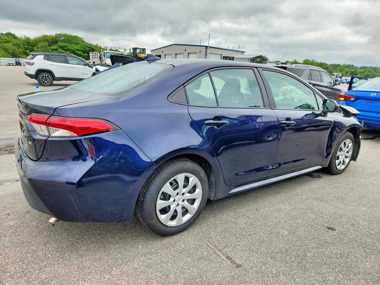 2025 TOYOTA COROLLA LE — Фото 3 из 12