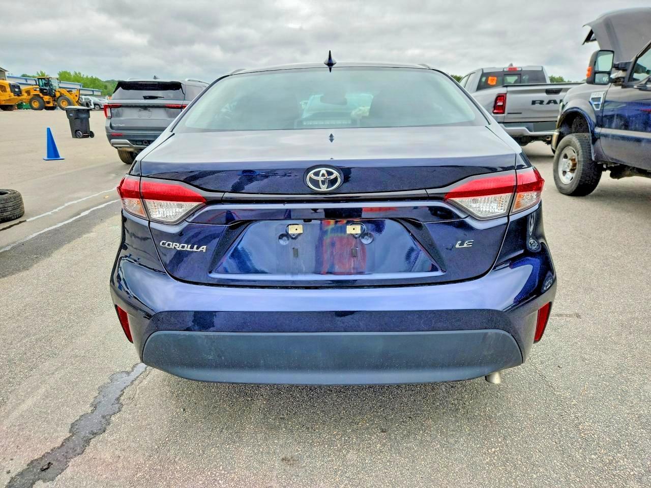 2025 TOYOTA COROLLA LE — Фото 6 из 12