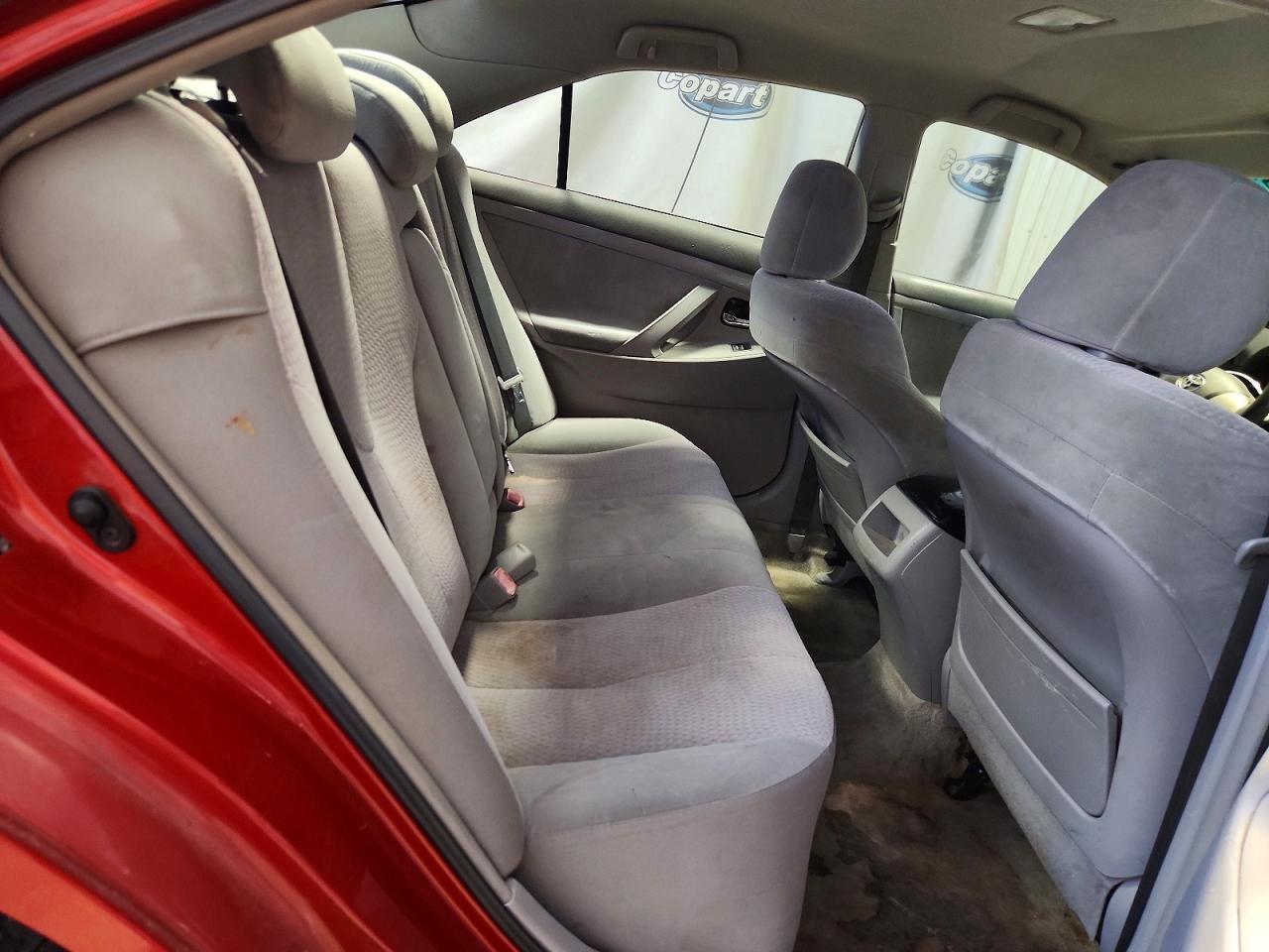 2010 TOYOTA CAMRY LE — Фото 10 из 12