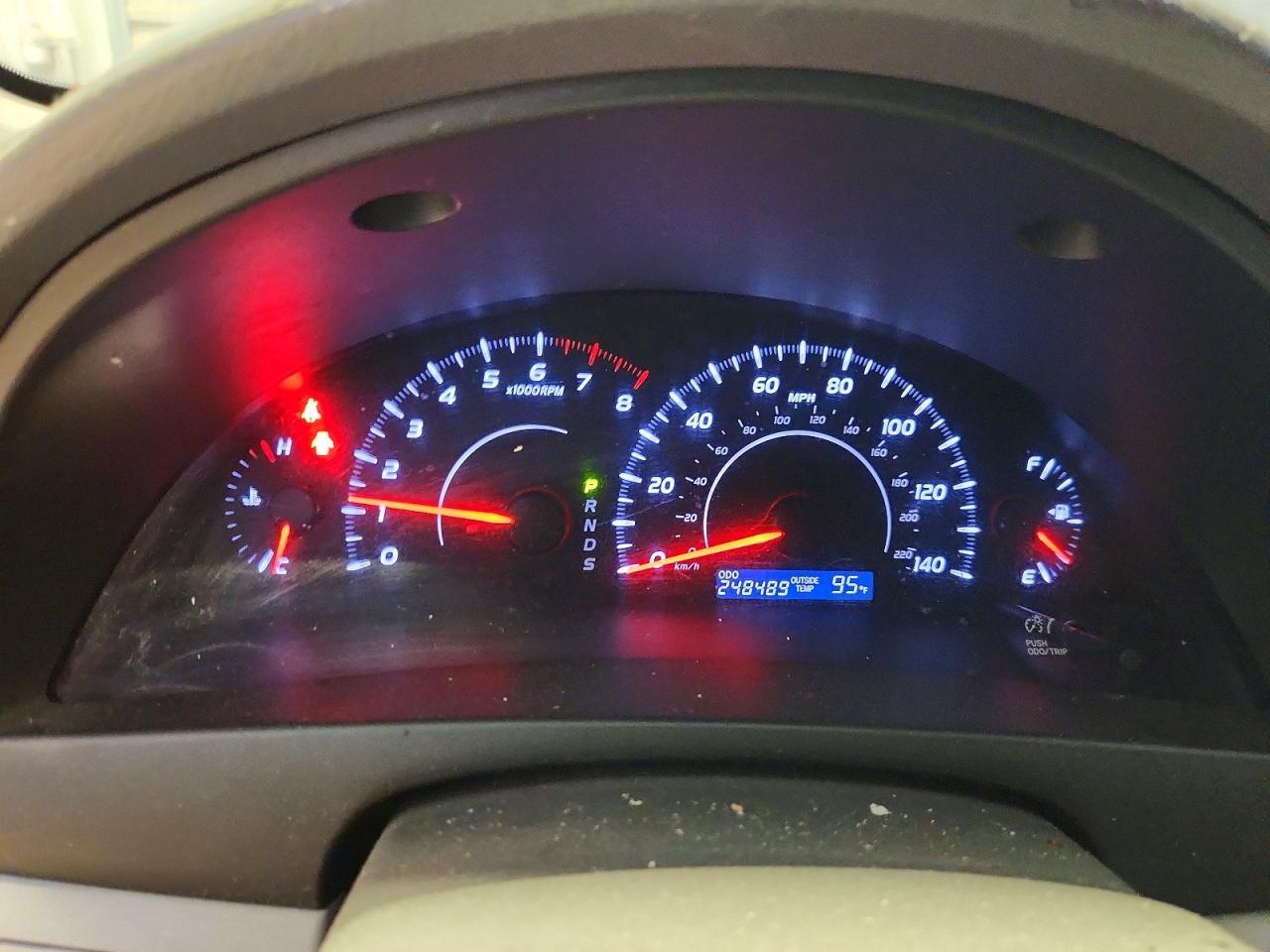 2010 TOYOTA CAMRY LE — Фото 9 из 12