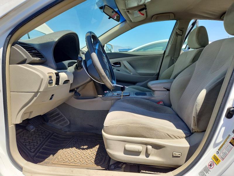 2010 TOYOTA CAMRY LE — Фото 7 из 12