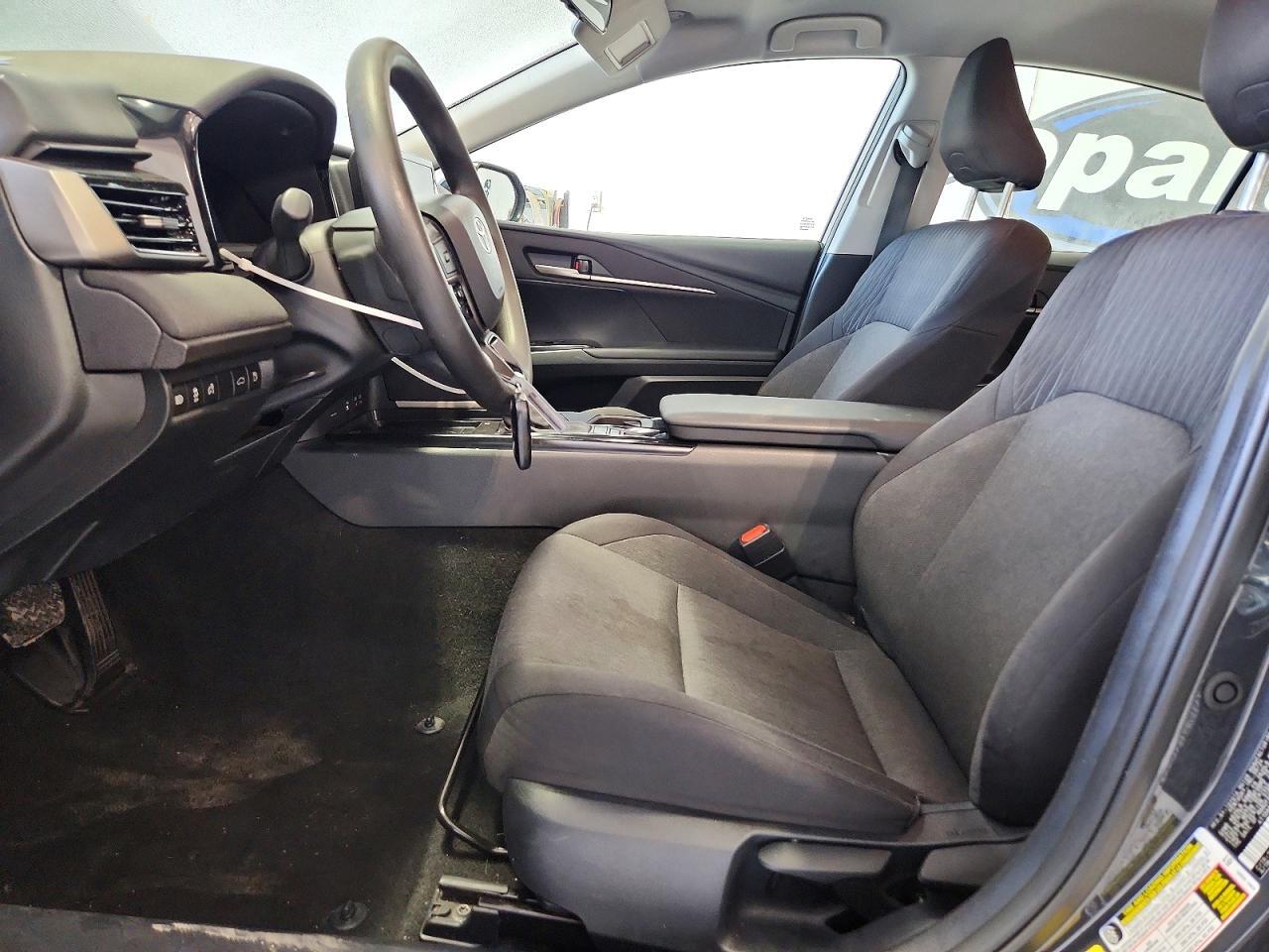 2025 TOYOTA CAMRY LE — Фото 7 из 12