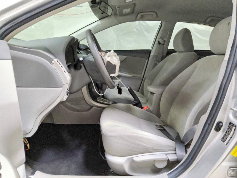 2010 TOYOTA COROLLA LE — Фото 7 из 12