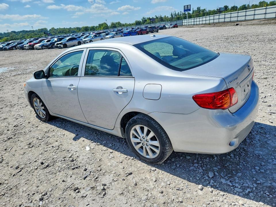 2010 TOYOTA COROLLA LE — Фото 2 из 12