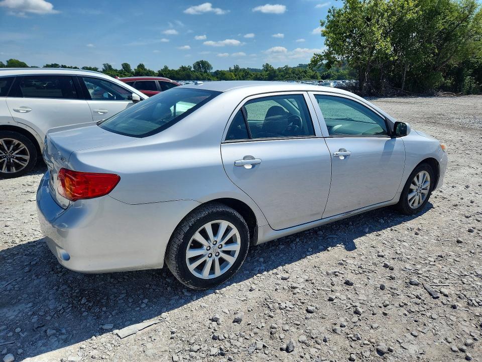 2010 TOYOTA COROLLA LE — Фото 3 из 12