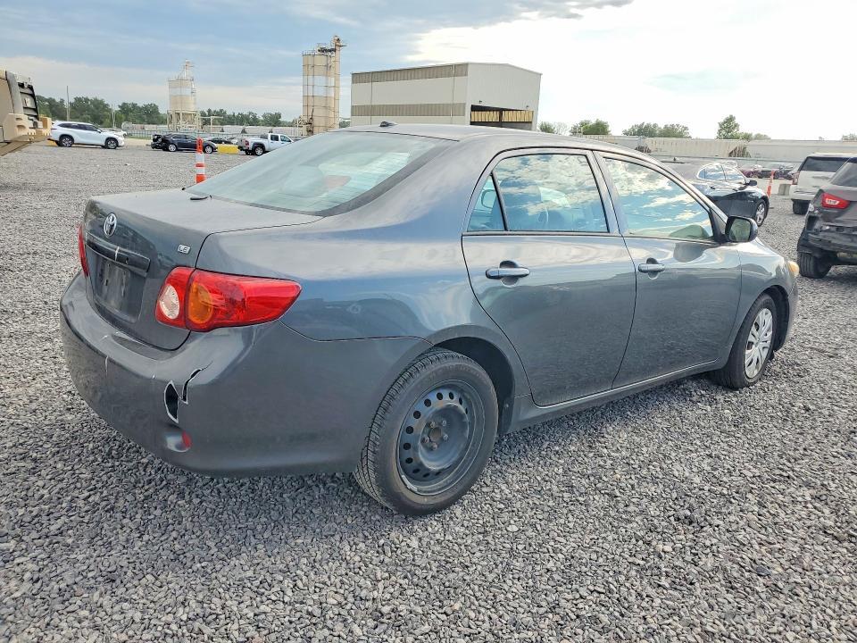 2010 TOYOTA COROLLA LE — Фото 3 из 12