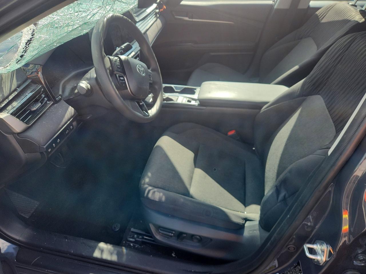 2025 TOYOTA CAMRY LE — Фото 7 из 12