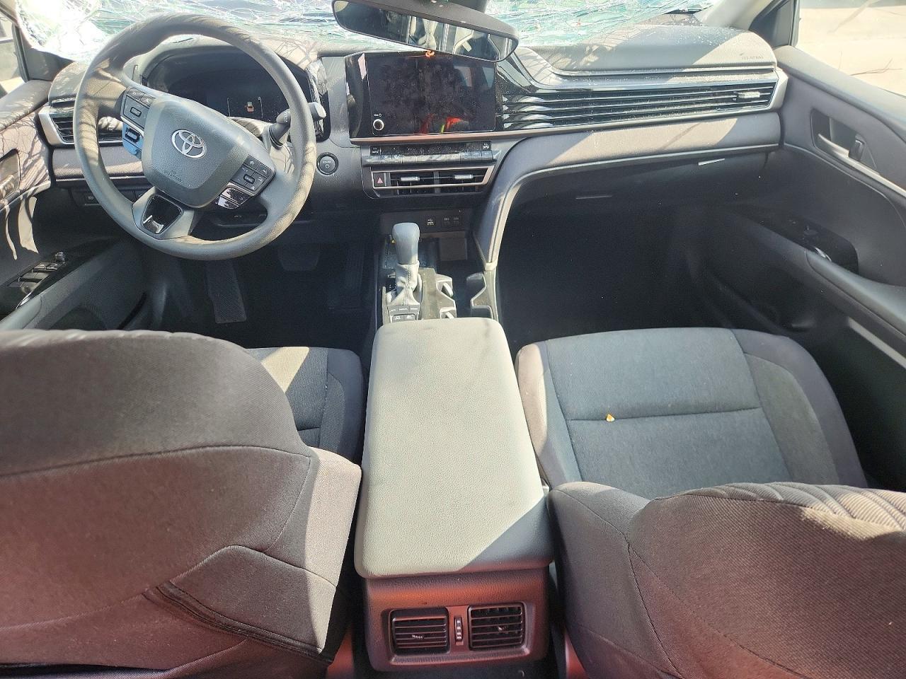2025 TOYOTA CAMRY LE — Фото 8 из 12
