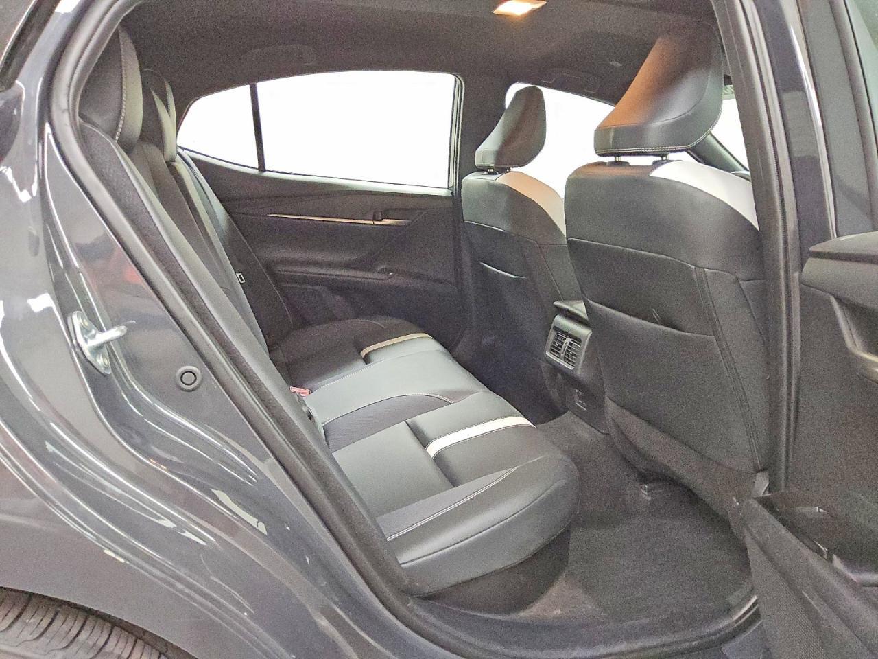 2025 TOYOTA CAMRY SE — Фото 10 из 12