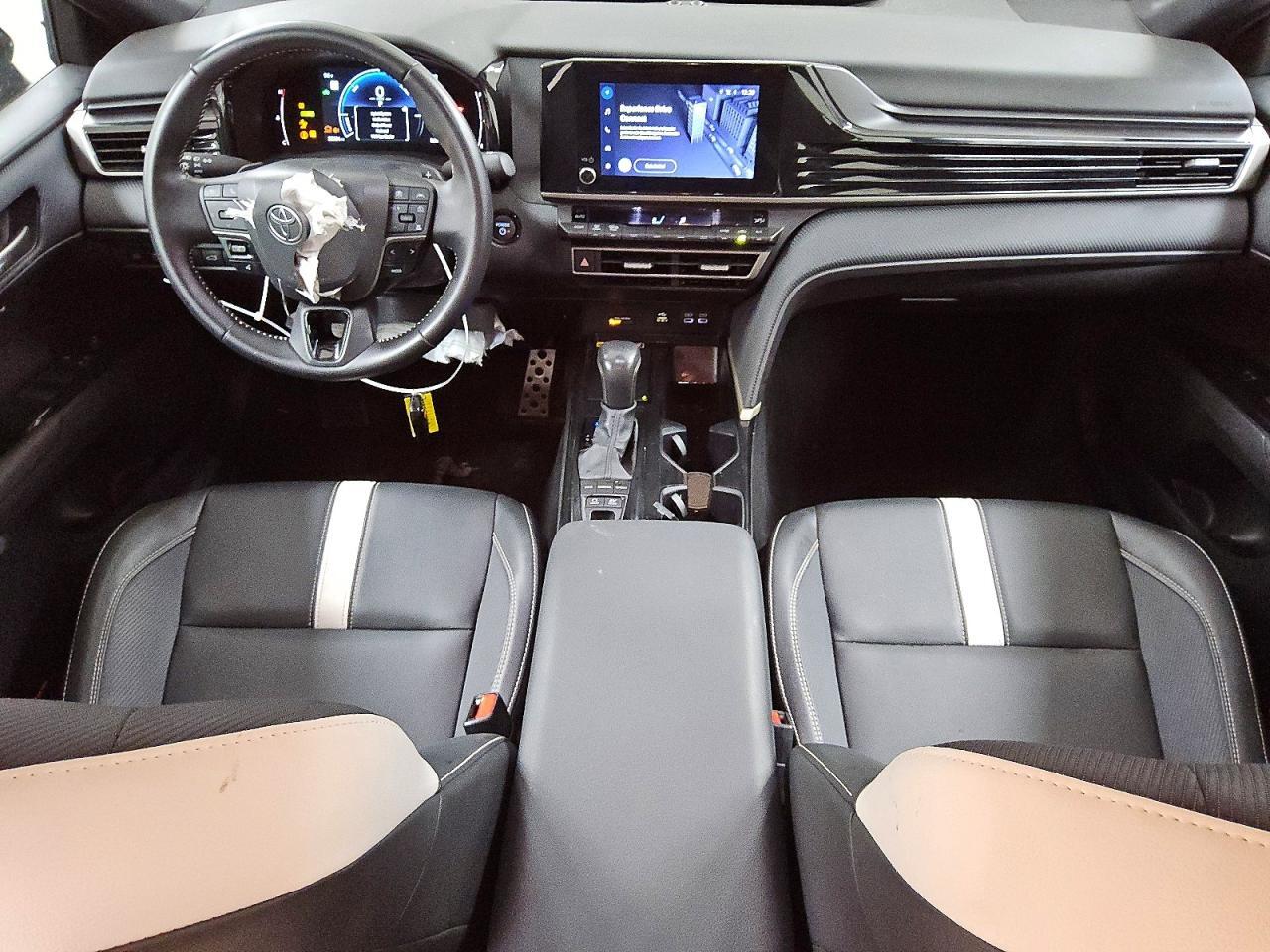 2025 TOYOTA CAMRY SE — Фото 8 из 12