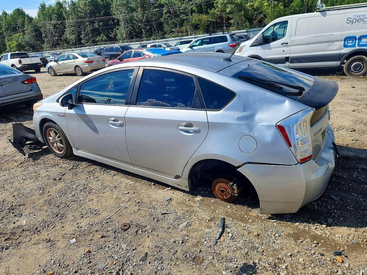 2010 TOYOTA PRIUS III — Фото 2 из 12