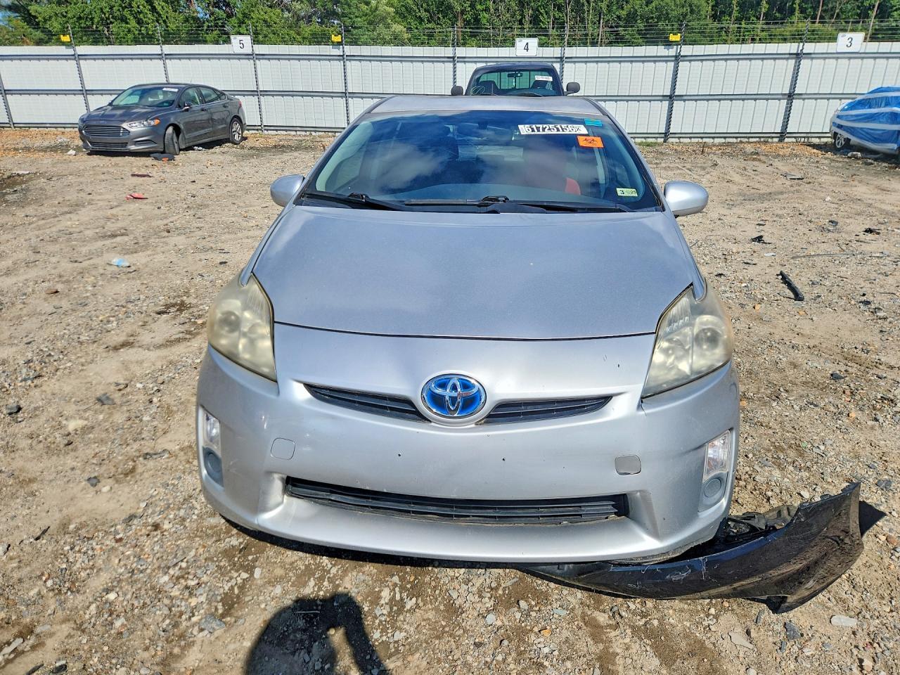 2010 TOYOTA PRIUS III — Фото 5 из 12
