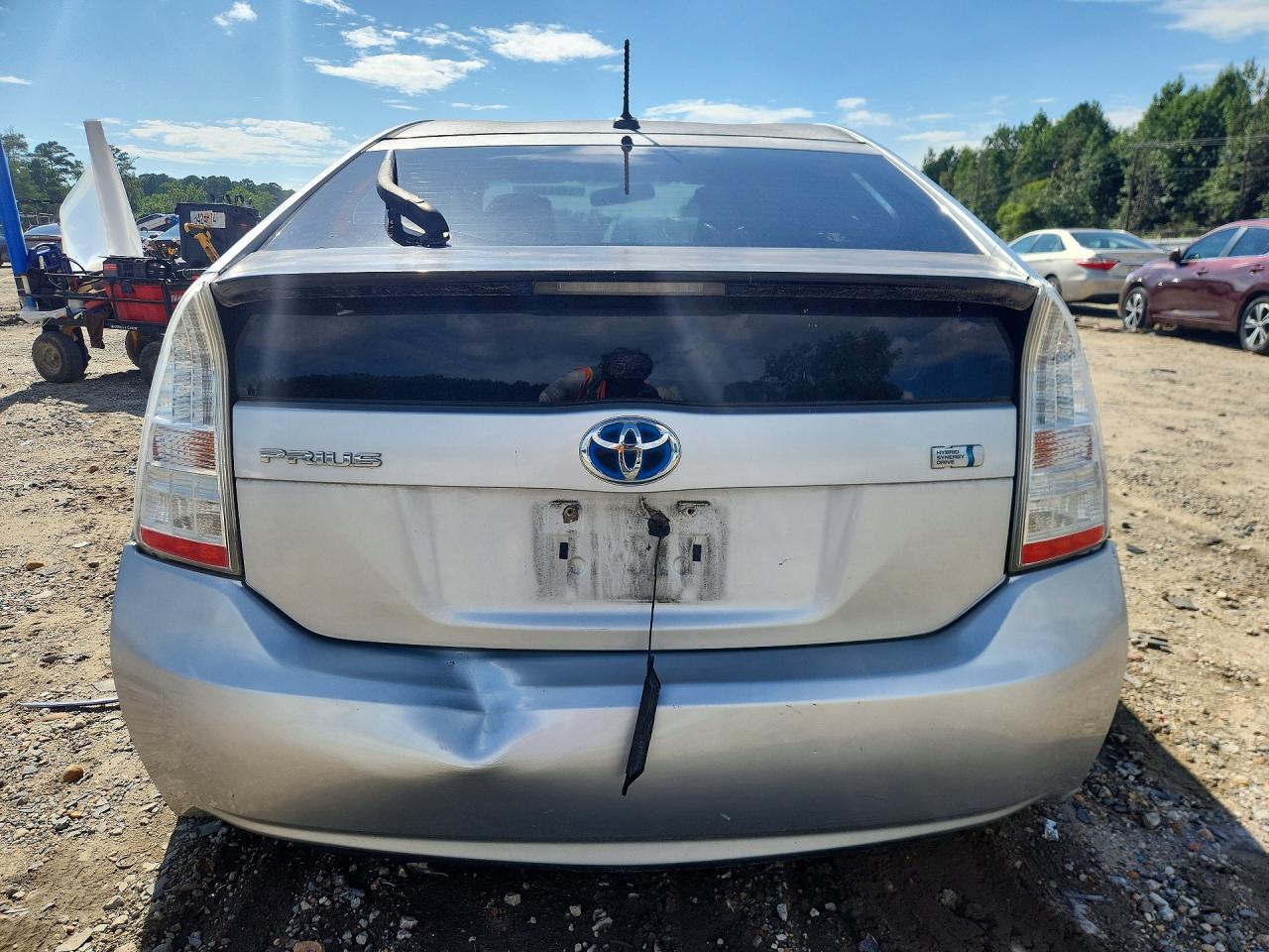 2010 TOYOTA PRIUS III — Фото 6 из 12