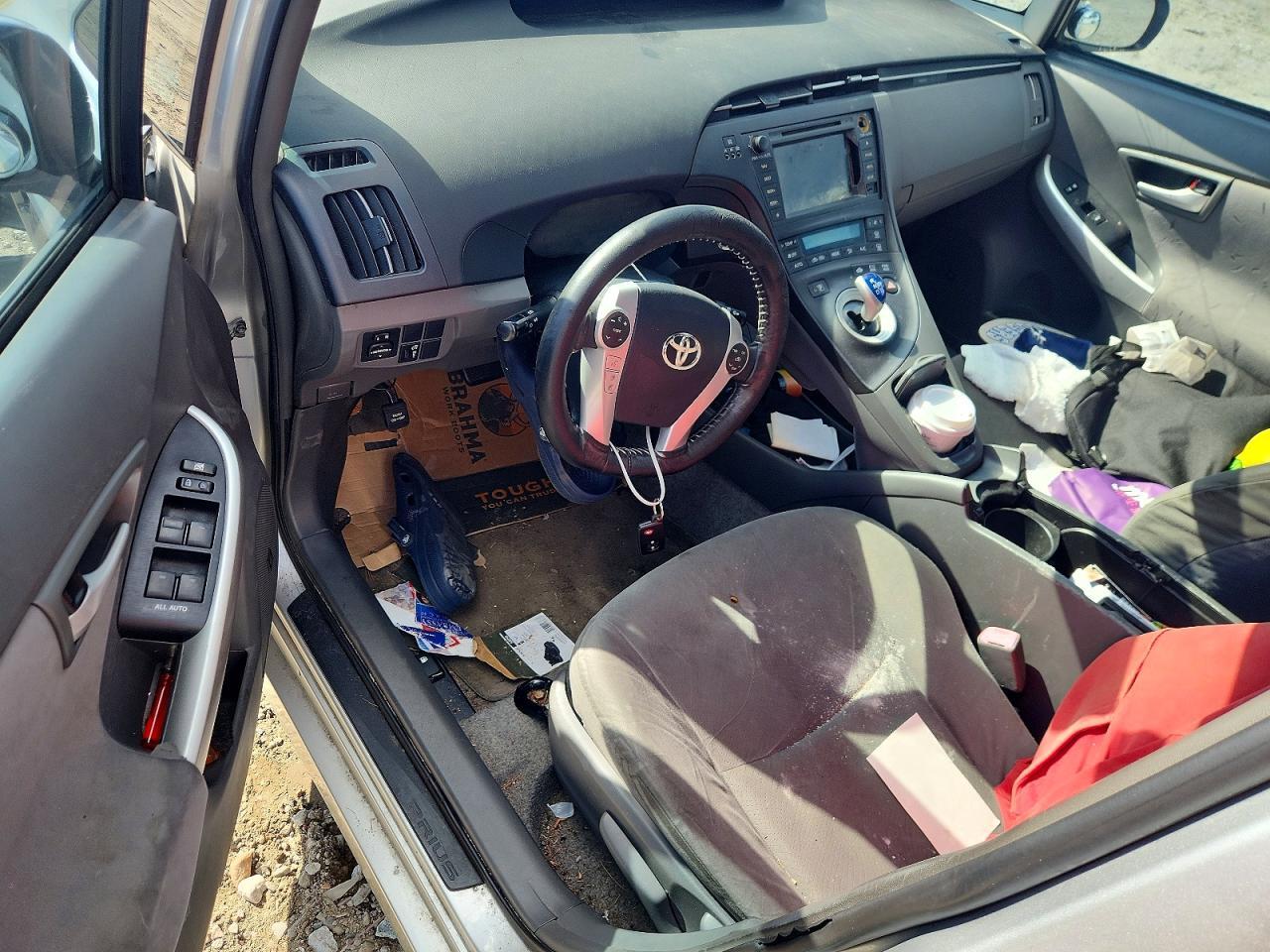 2010 TOYOTA PRIUS III — Фото 8 из 12