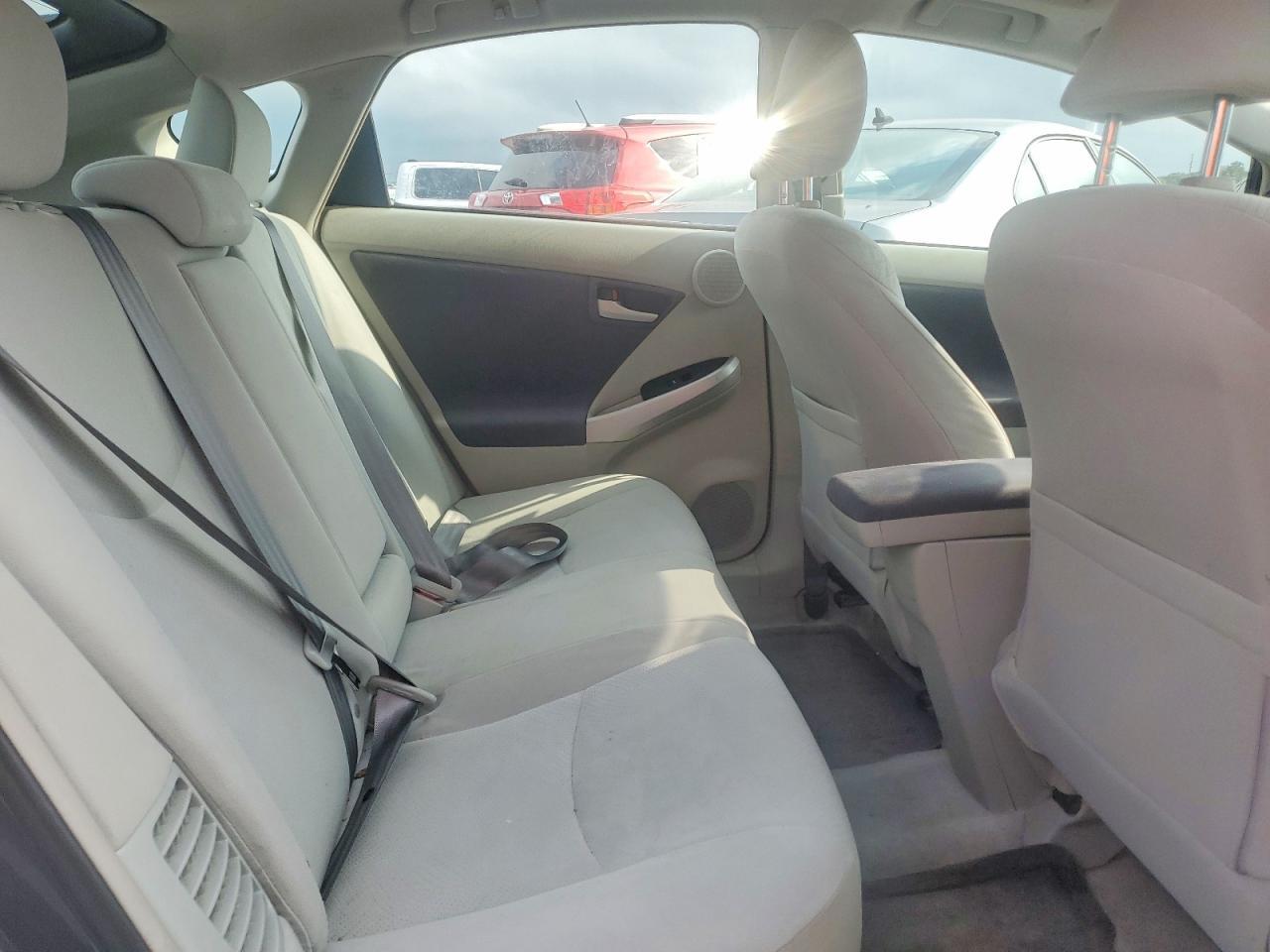 2010 TOYOTA PRIUS III — Фото 10 из 12