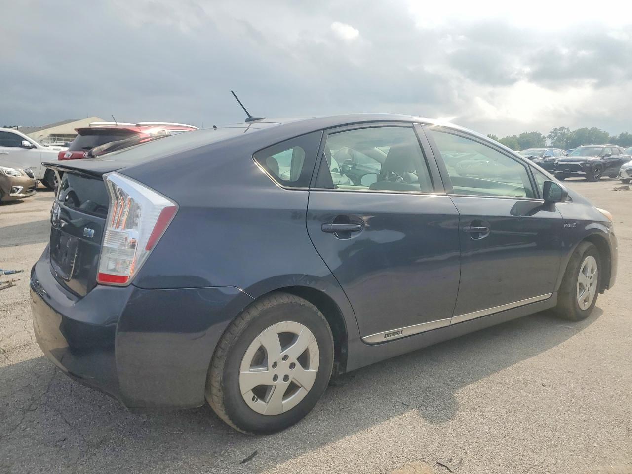 2010 TOYOTA PRIUS III — Фото 3 из 12