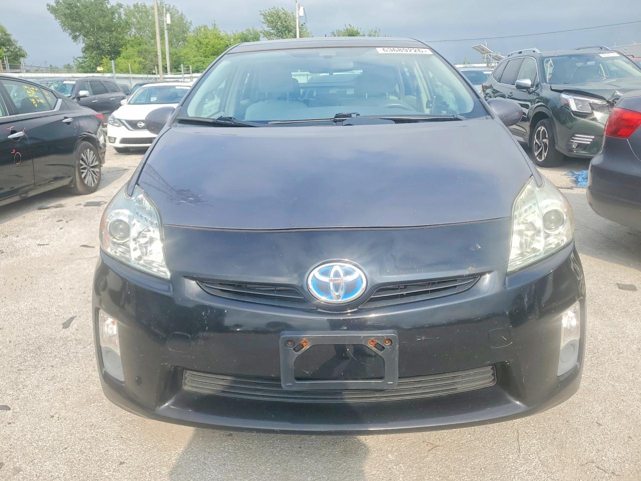 2010 TOYOTA PRIUS III — Фото 5 из 12
