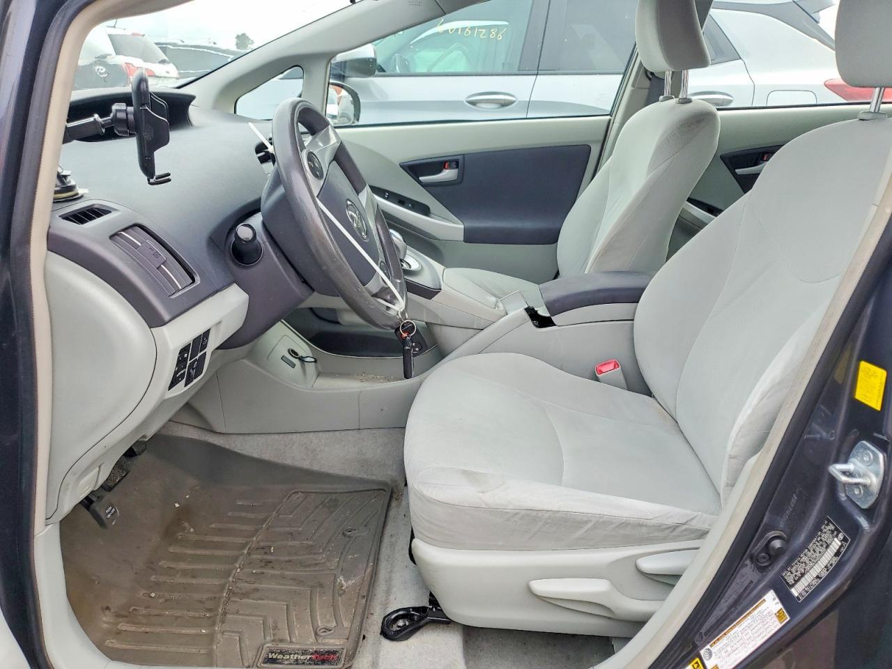 2010 TOYOTA PRIUS III — Фото 7 из 12