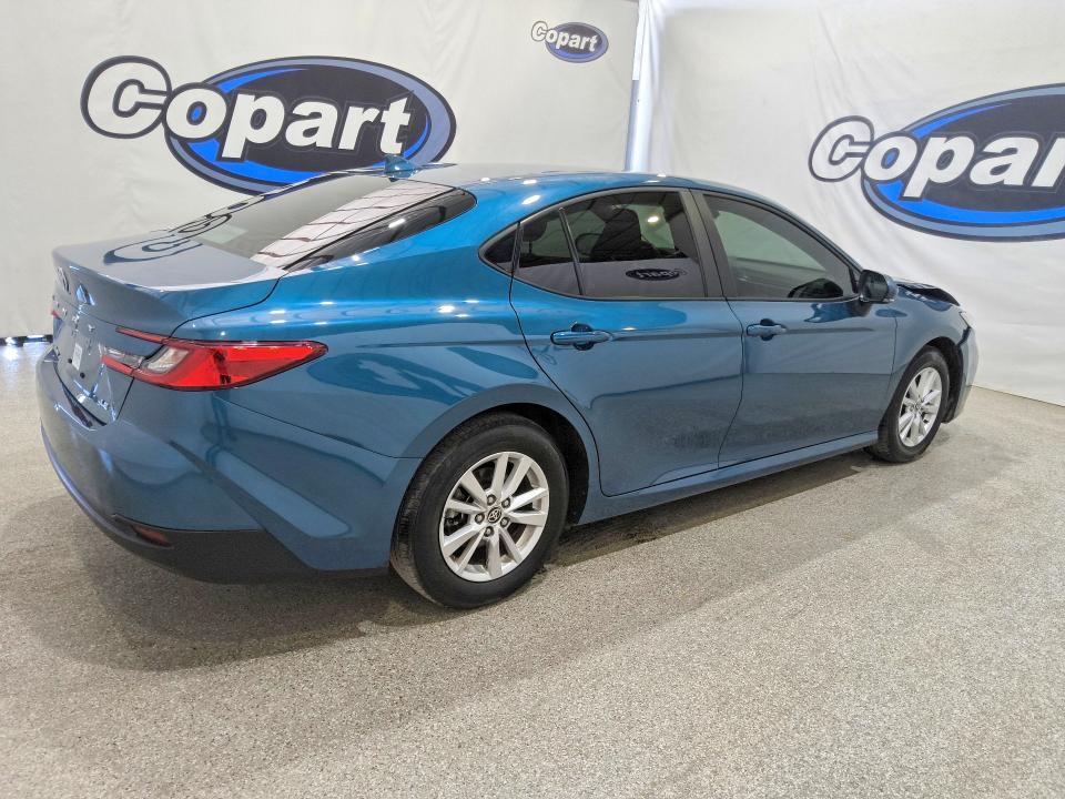 2025 TOYOTA CAMRY LE — Фото 3 из 14