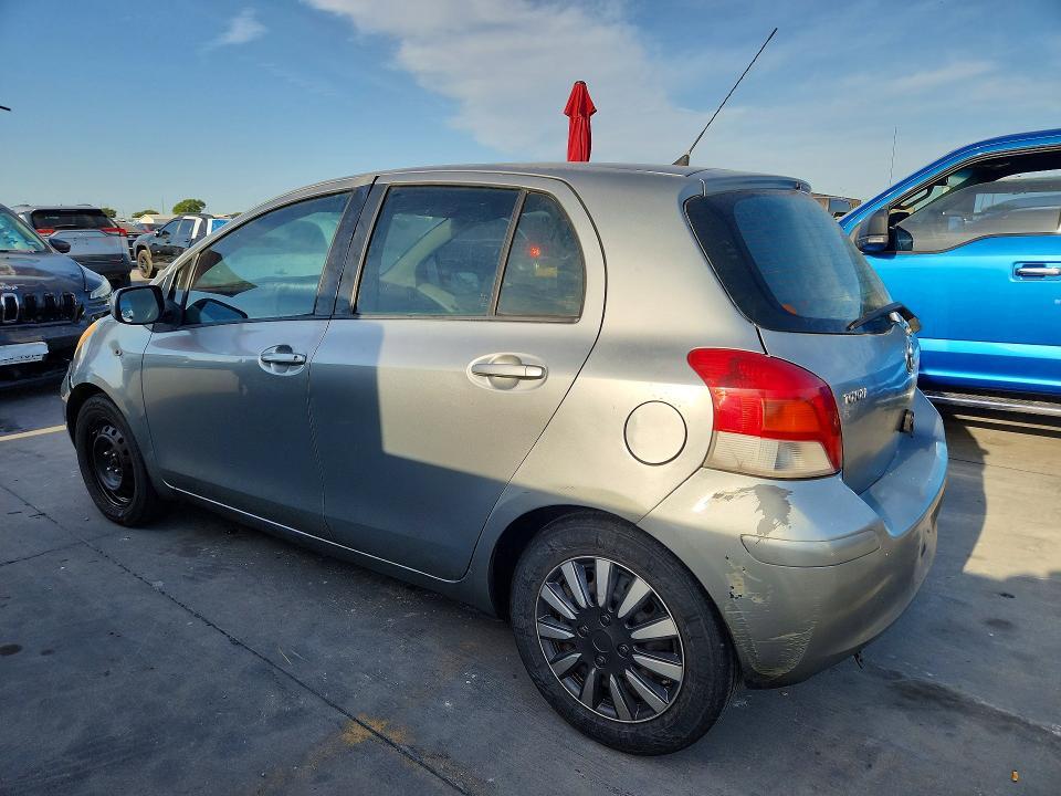2010 TOYOTA YARIS BASE — Фото 2 из 12