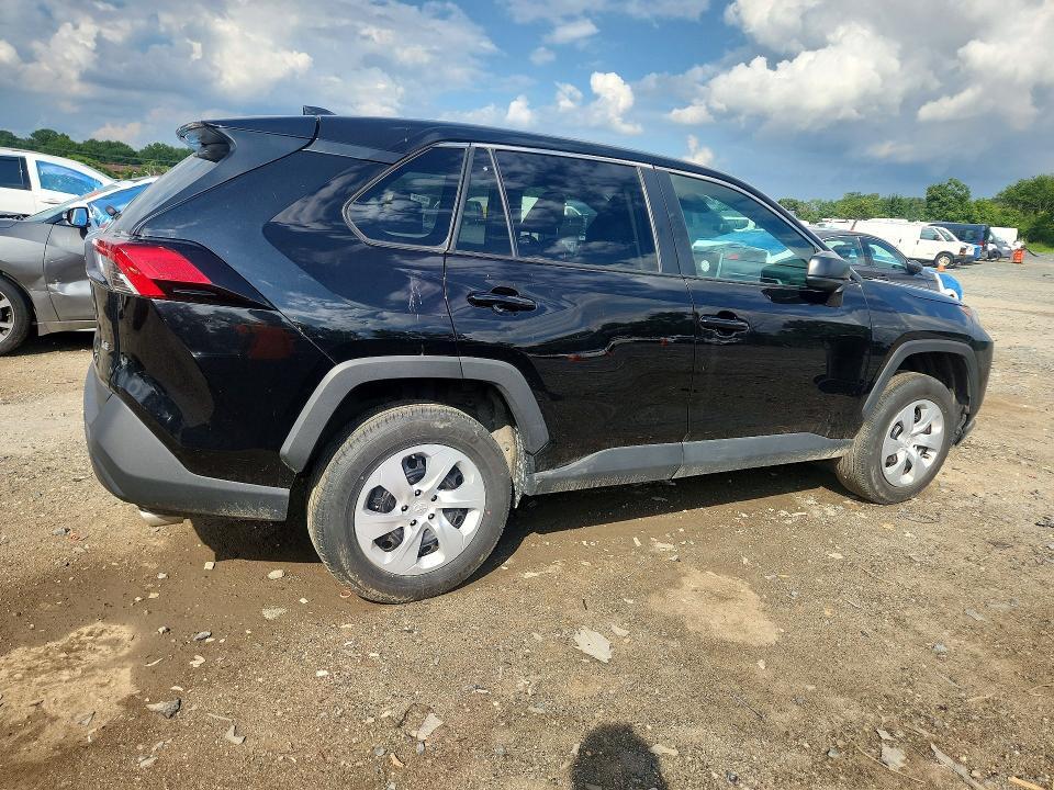 2025 TOYOTA RAV4 LE — Фото 3 из 13