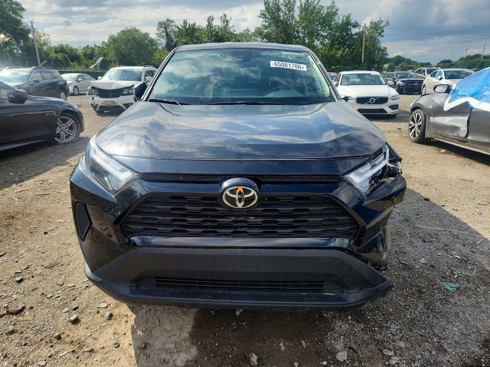 2025 TOYOTA RAV4 LE — Фото 5 из 13