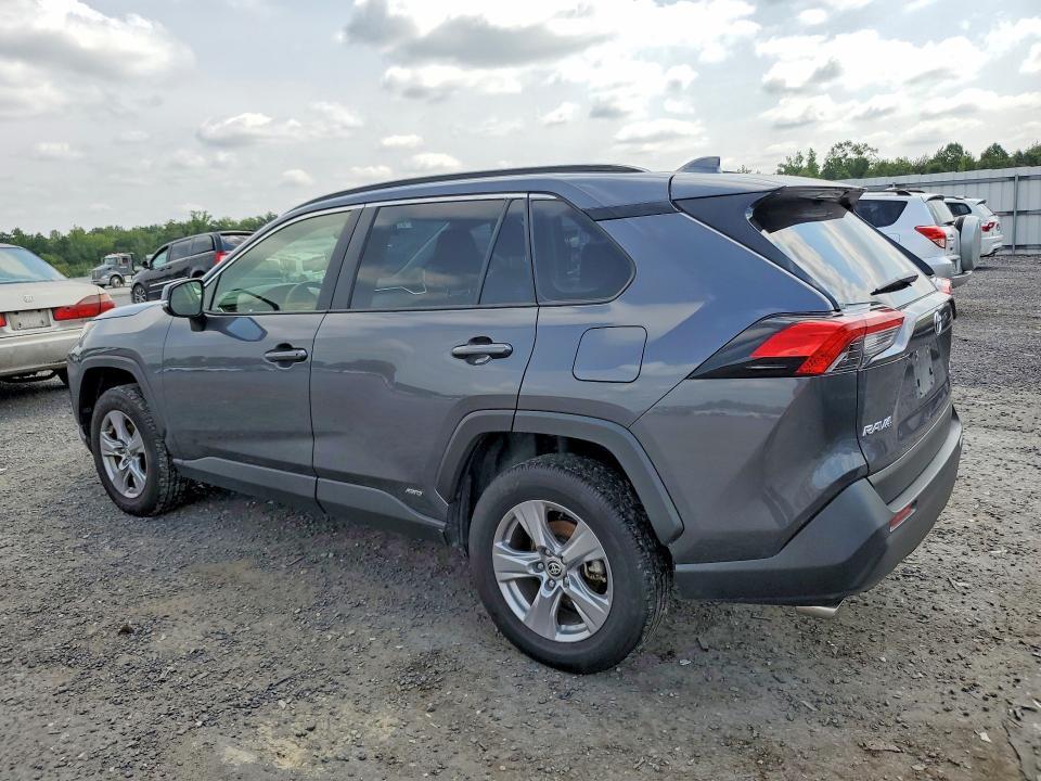 2025 TOYOTA RAV4 LE — Фото 2 из 13