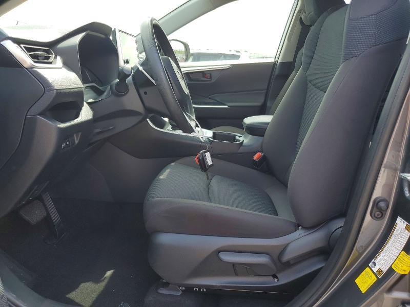 2025 TOYOTA RAV4 LE — Фото 7 из 13