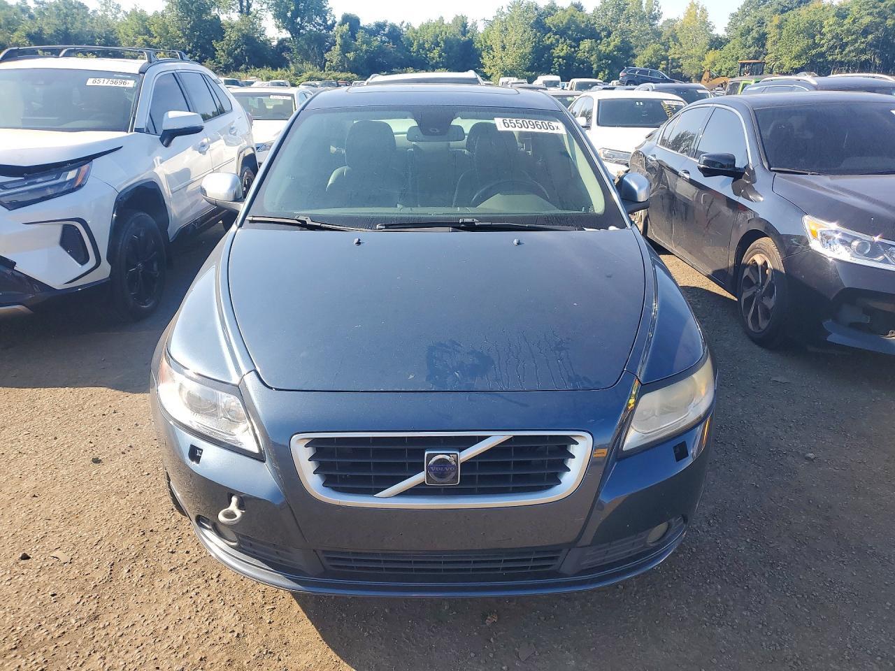 2010 VOLVO S40 T5 — Фото 5 из 12