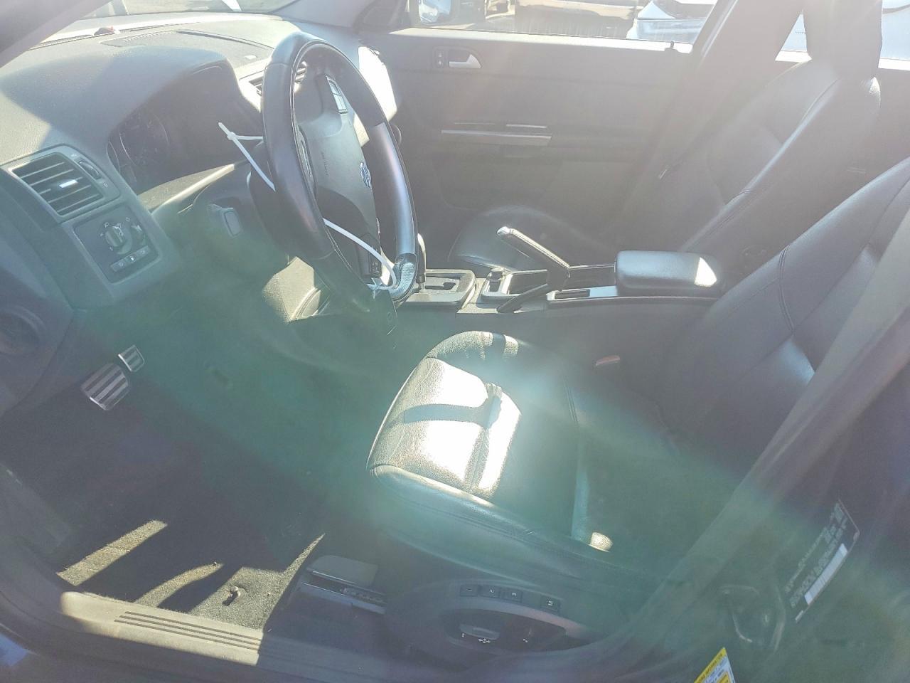 2010 VOLVO S40 T5 — Фото 7 из 12