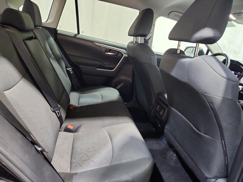 2025 TOYOTA RAV4 XLE — Фото 11 из 13