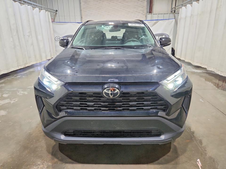 2025 TOYOTA RAV4 XLE — Фото 5 из 13