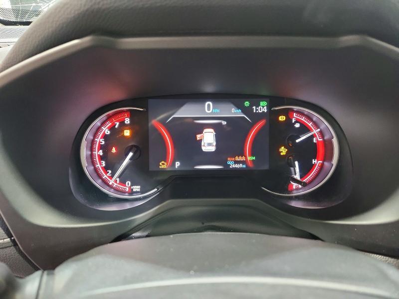 2025 TOYOTA RAV4 XLE — Фото 9 из 13
