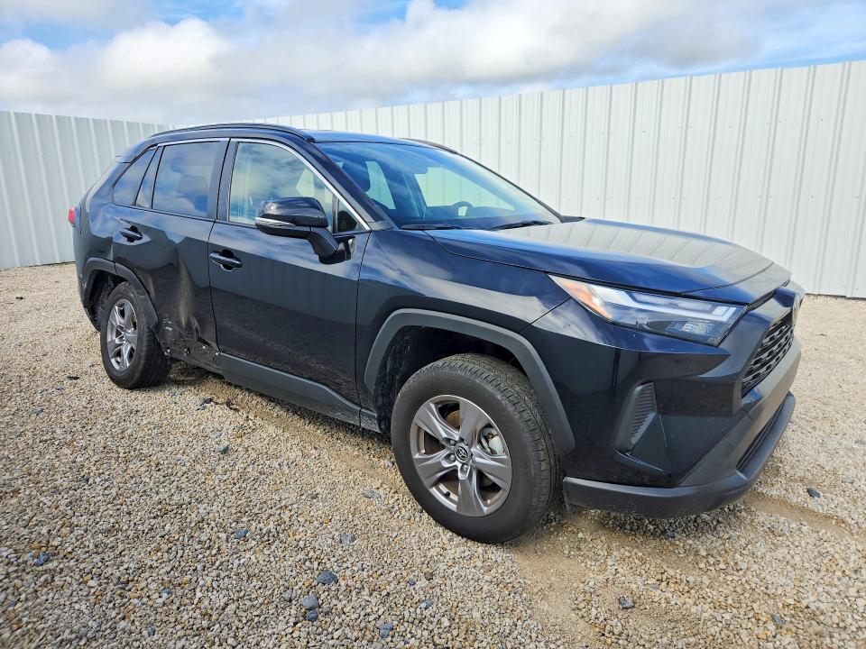 2025 TOYOTA RAV4 LE — Фото 4 из 13