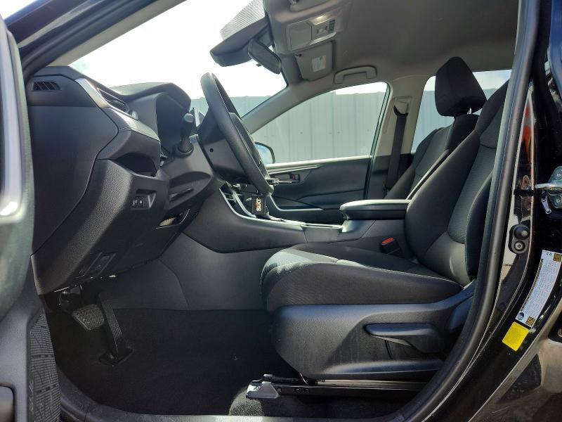 2025 TOYOTA RAV4 LE — Фото 7 из 13